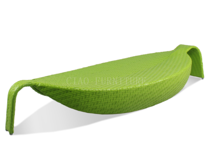 Leaf shape outdoor rattan sun lounger