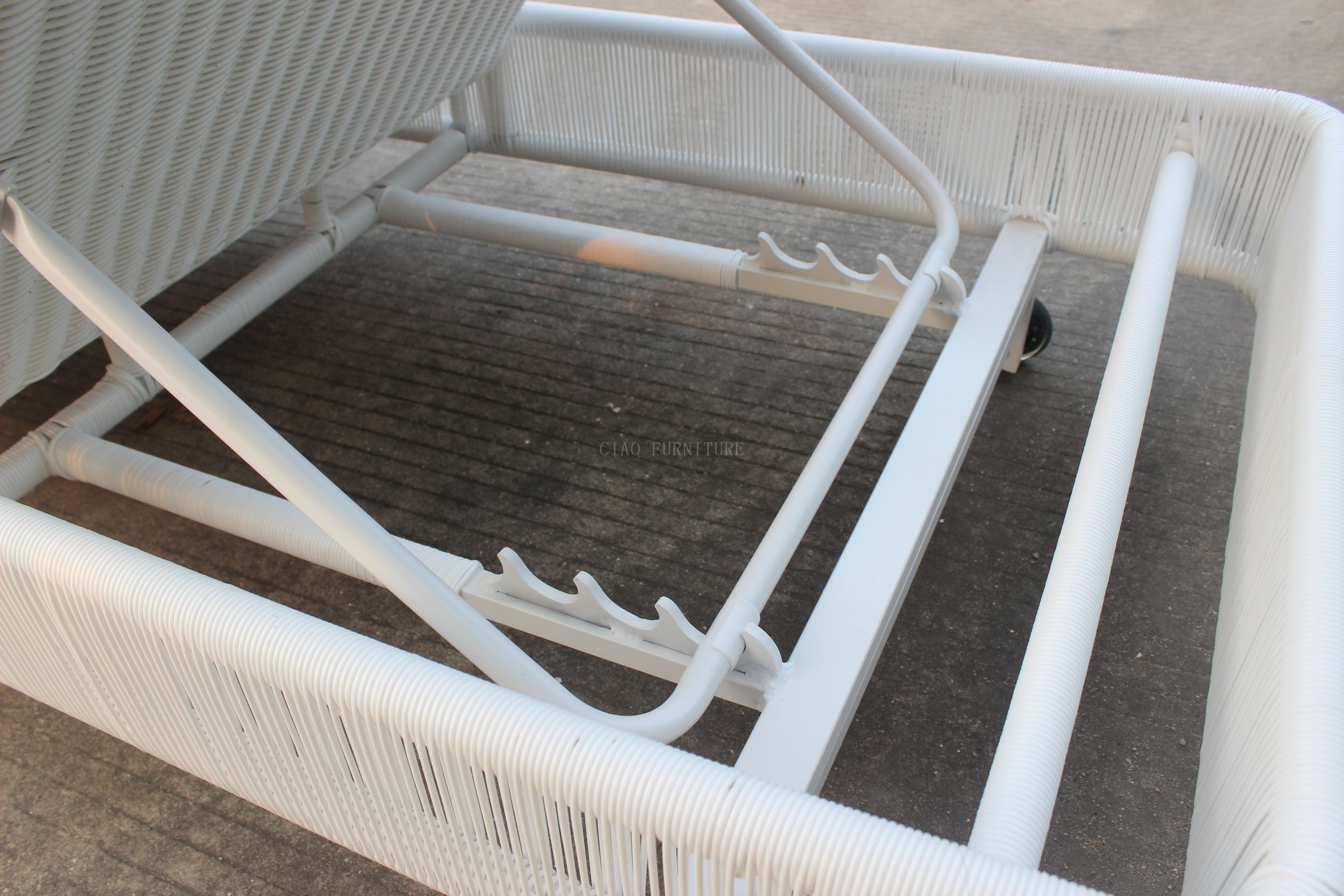 Outdoor garden rattan sun lounger