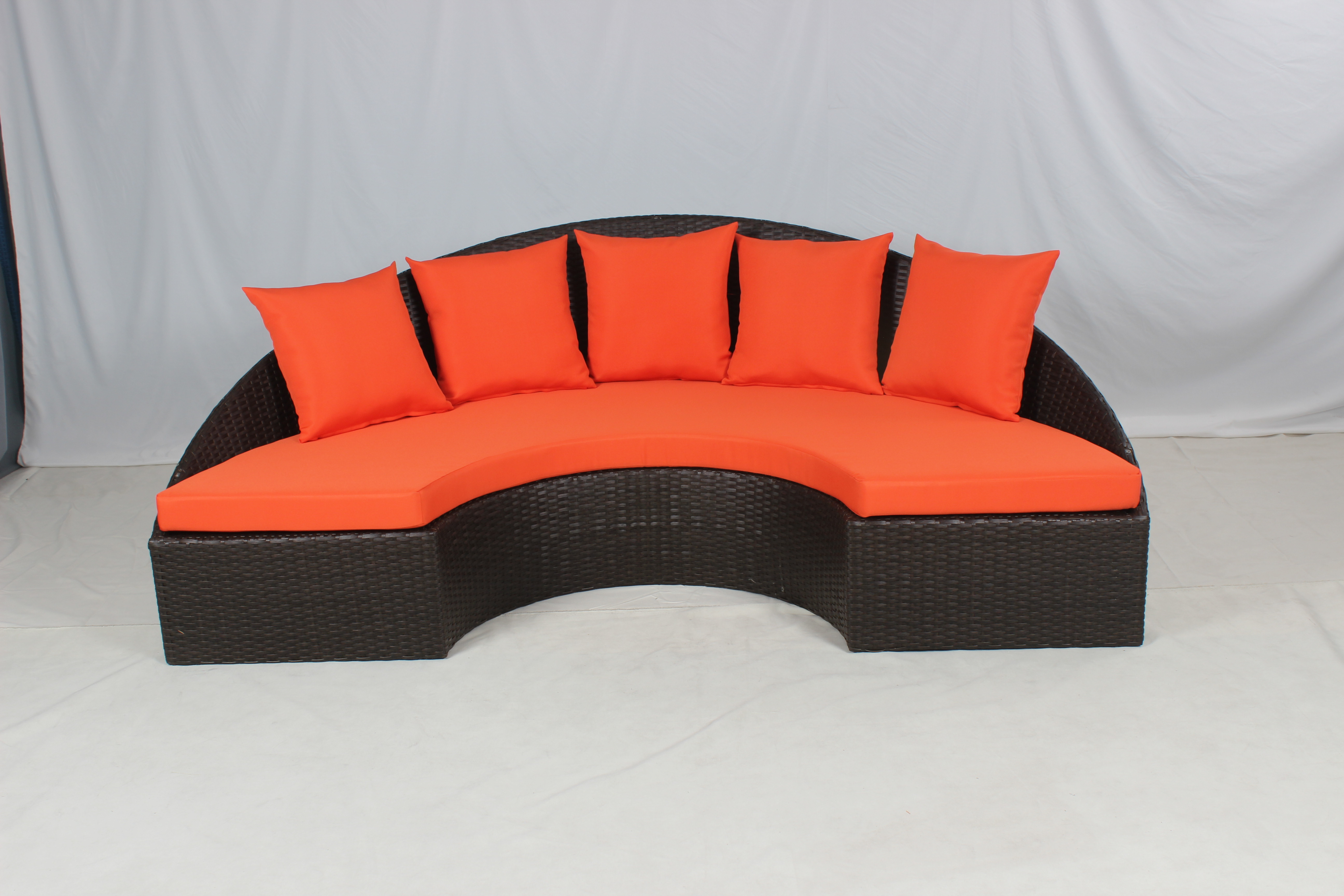 Outdoor round rattan sunbed with canopy from China manufacturer CIAO